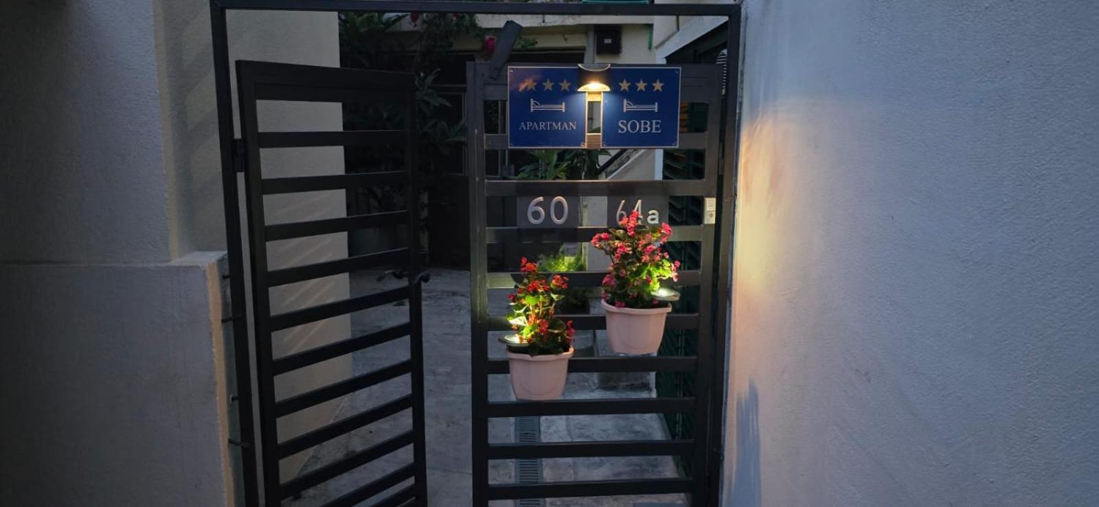 Guest House Varos Split Bagian luar foto