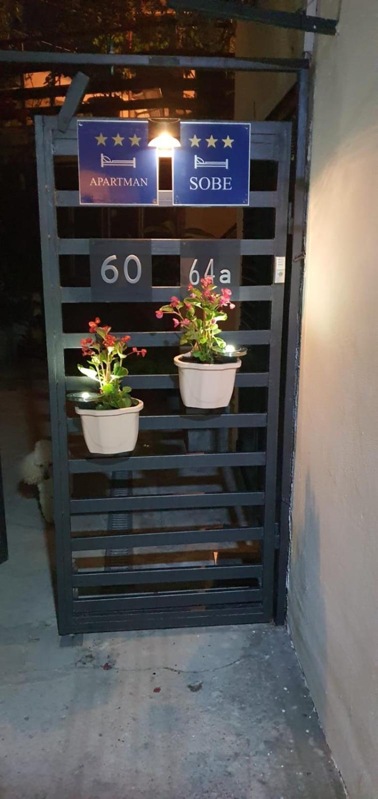 Guest House Varos Split Bagian luar foto