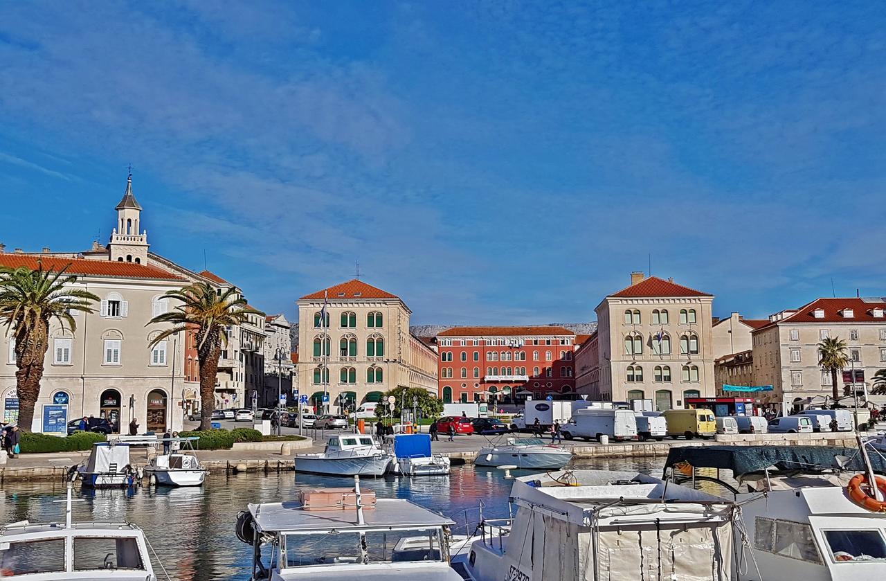 Guest House Varos Split Bagian luar foto